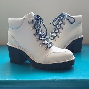 NWOT Marc Fisher LTD 7.5 Ivory Lace-Up Waldo Leather Combat Boot - Women